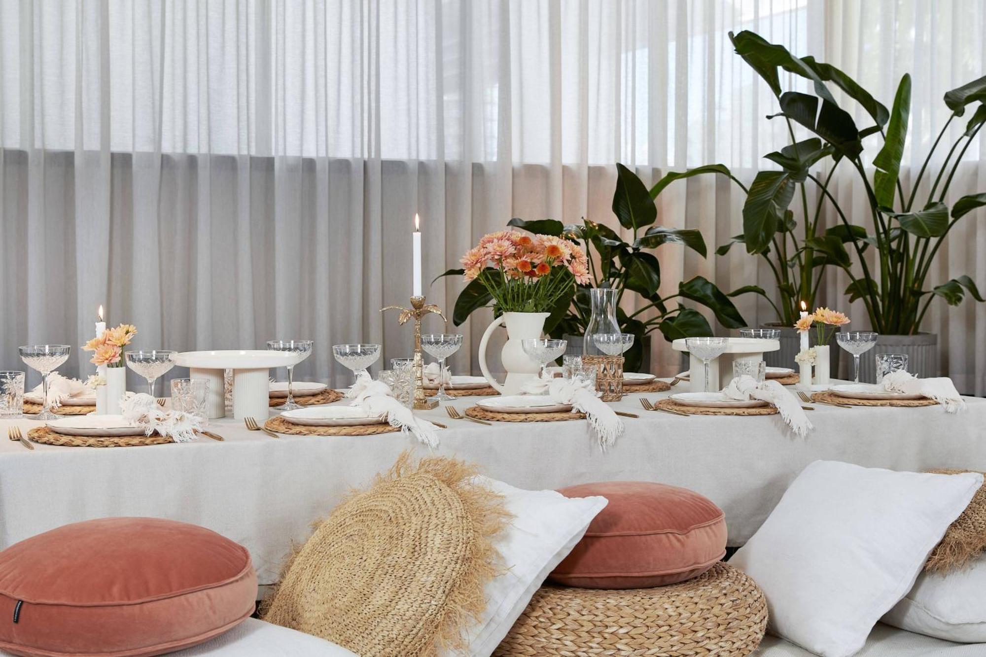 Jw Marriott Gold Coast Resort & Spa Surfers Paradise Exterior photo A table set for a wedding reception