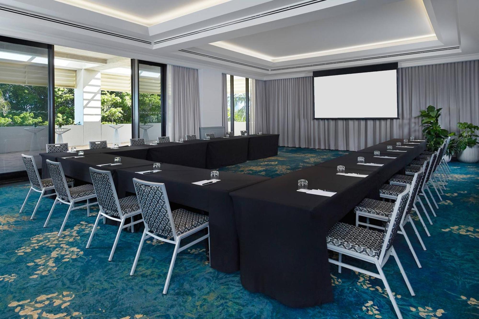 Jw Marriott Gold Coast Resort & Spa Surfers Paradise Exterior photo A meeting room at the hotel